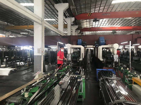 佛山彩色不銹鋼管護(hù)欄廠家