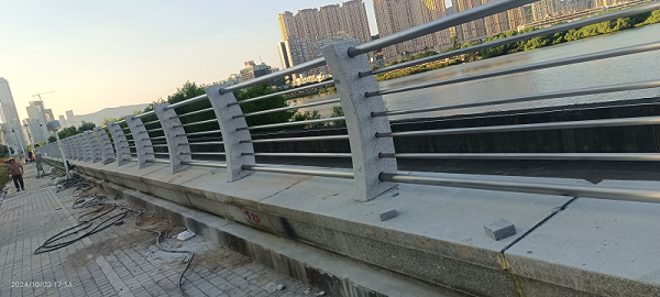 海邊河道護(hù)欄用不銹鋼管